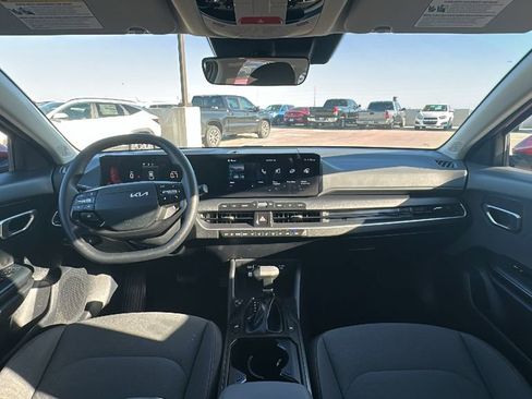 Used 2025 Kia K4 LXS image 21