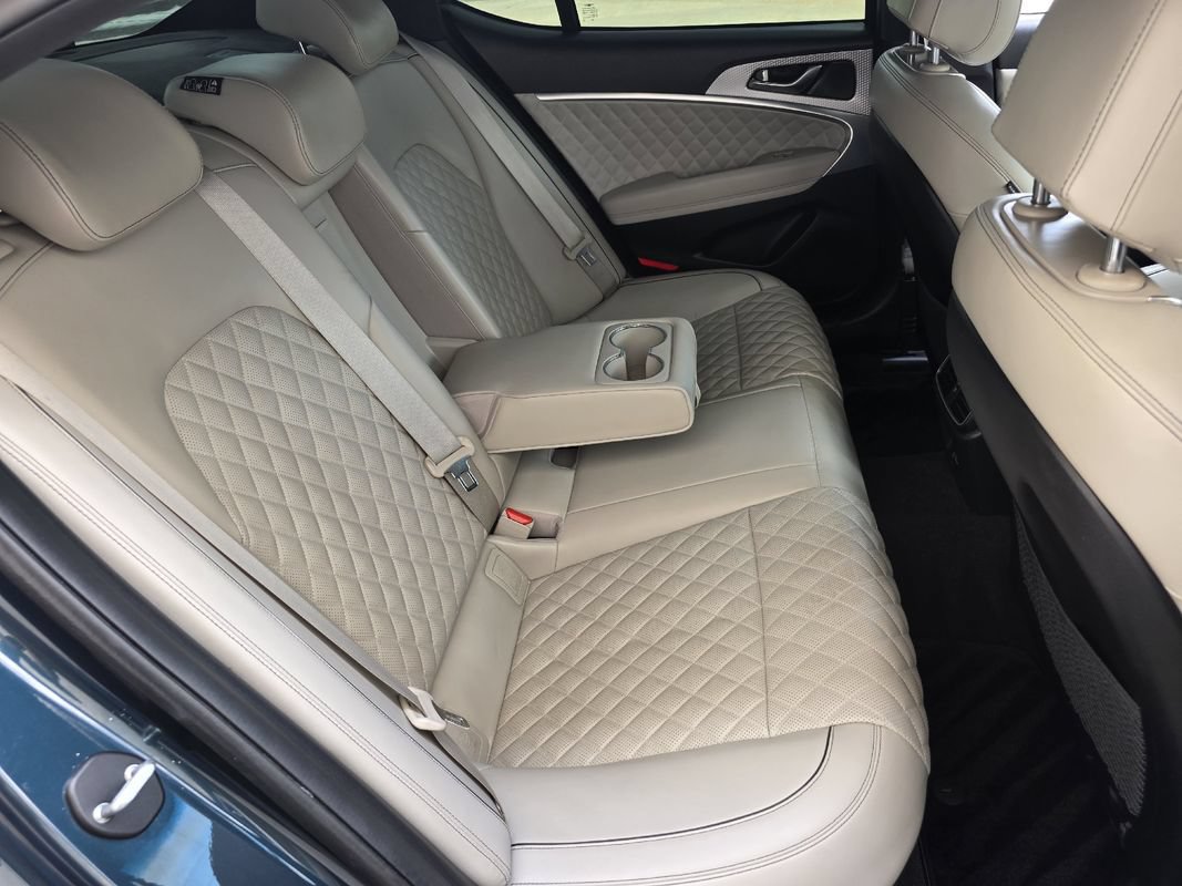 Used 2023 Genesis G70 3.3T w/ Sport Prestige Package RWD image 28