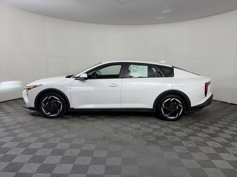 Used 2025 Kia K4 EX image 11