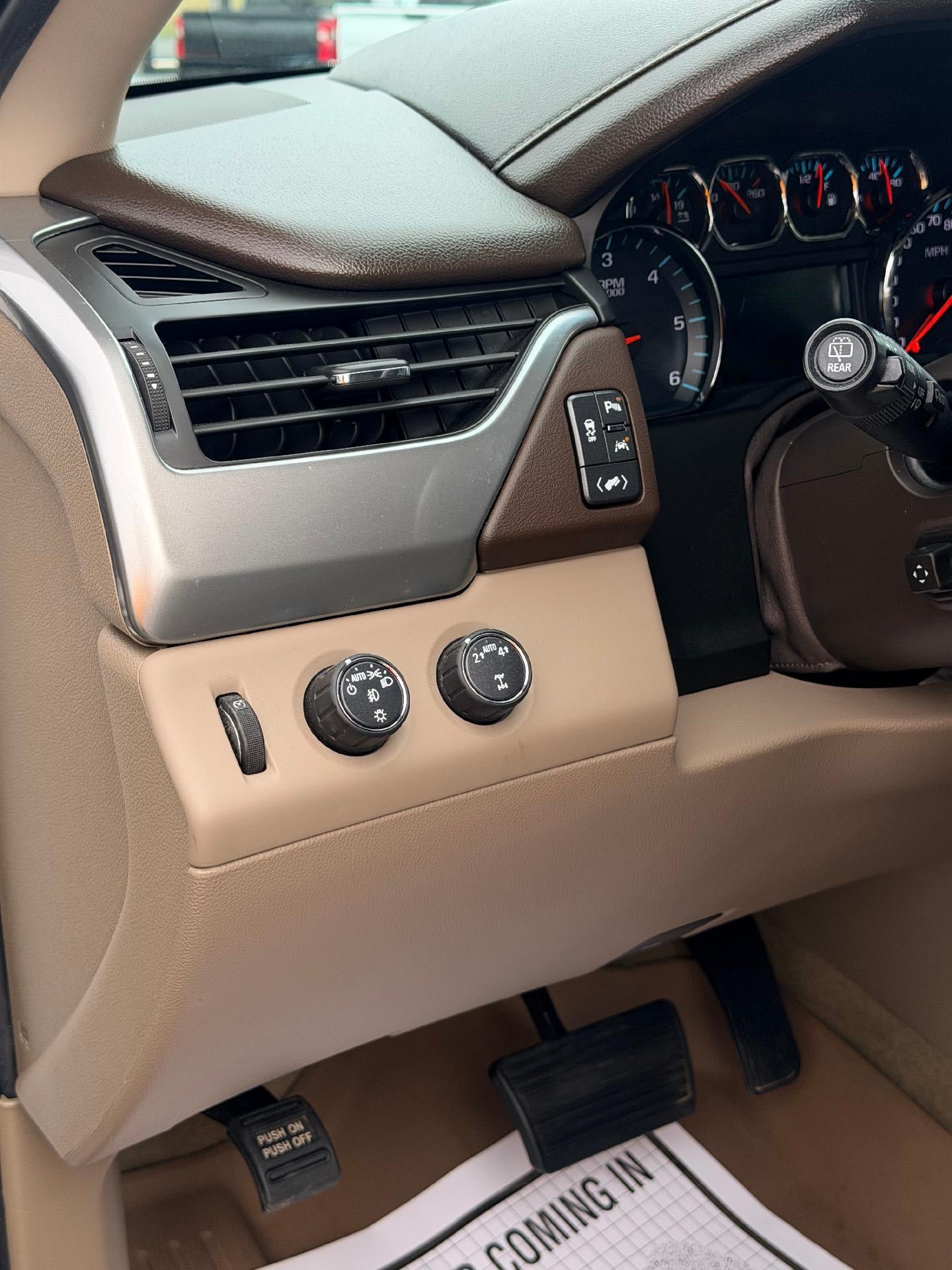 Used 2018 Chevrolet Tahoe Premier AWD/4WD image 14
