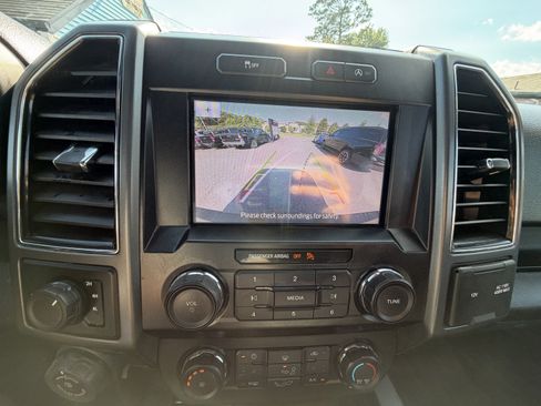 Used 2019 Ford F150 XLT w/ Equipment Group 302A Luxury AWD/4WD image 31