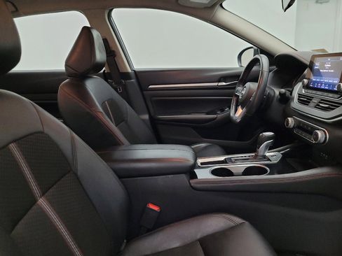 Used 2024 Nissan Altima 2.5 SR FWD image 21