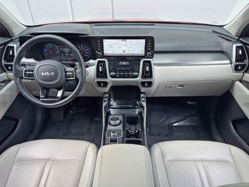 Used 2022 Kia Sorento SX w/ Panoramic Sunroof Package AWD/4WD image 12