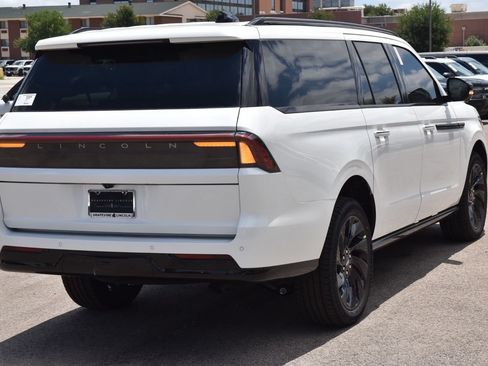 New 2026 Lincoln Navigator L Reserve w/ Jet Appearance Package AWD/4WD image 7