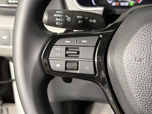 Used 2025 Honda Pilot EX-L image 25