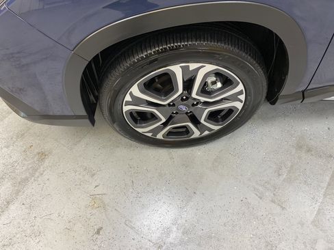 Used 2025 Subaru Ascent Touring w/ Popular Package #2 image 11