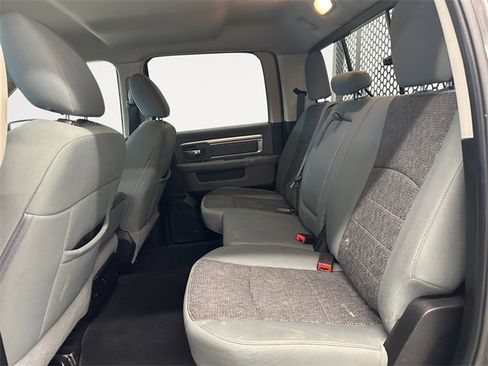 Used 2019 RAM 1500 Classic SLT w/ Luxury Group image 13