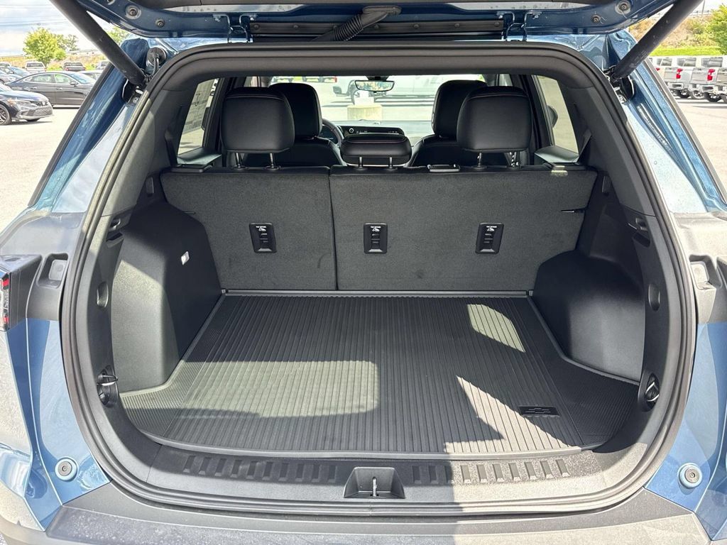 New 2027 Chevrolet Equinox RS w/ Safety and Technology Package AWD/4WD image 11