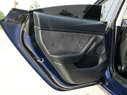 Used 2022 Tesla Model 3 Long Range AWD/4WD image 46