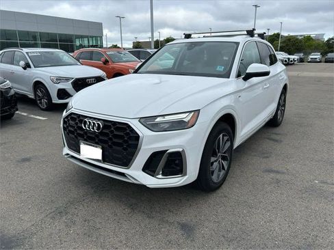 Used 2023 Audi Q5 2.0T Premium Plus w/ Premium Plus Package image 2