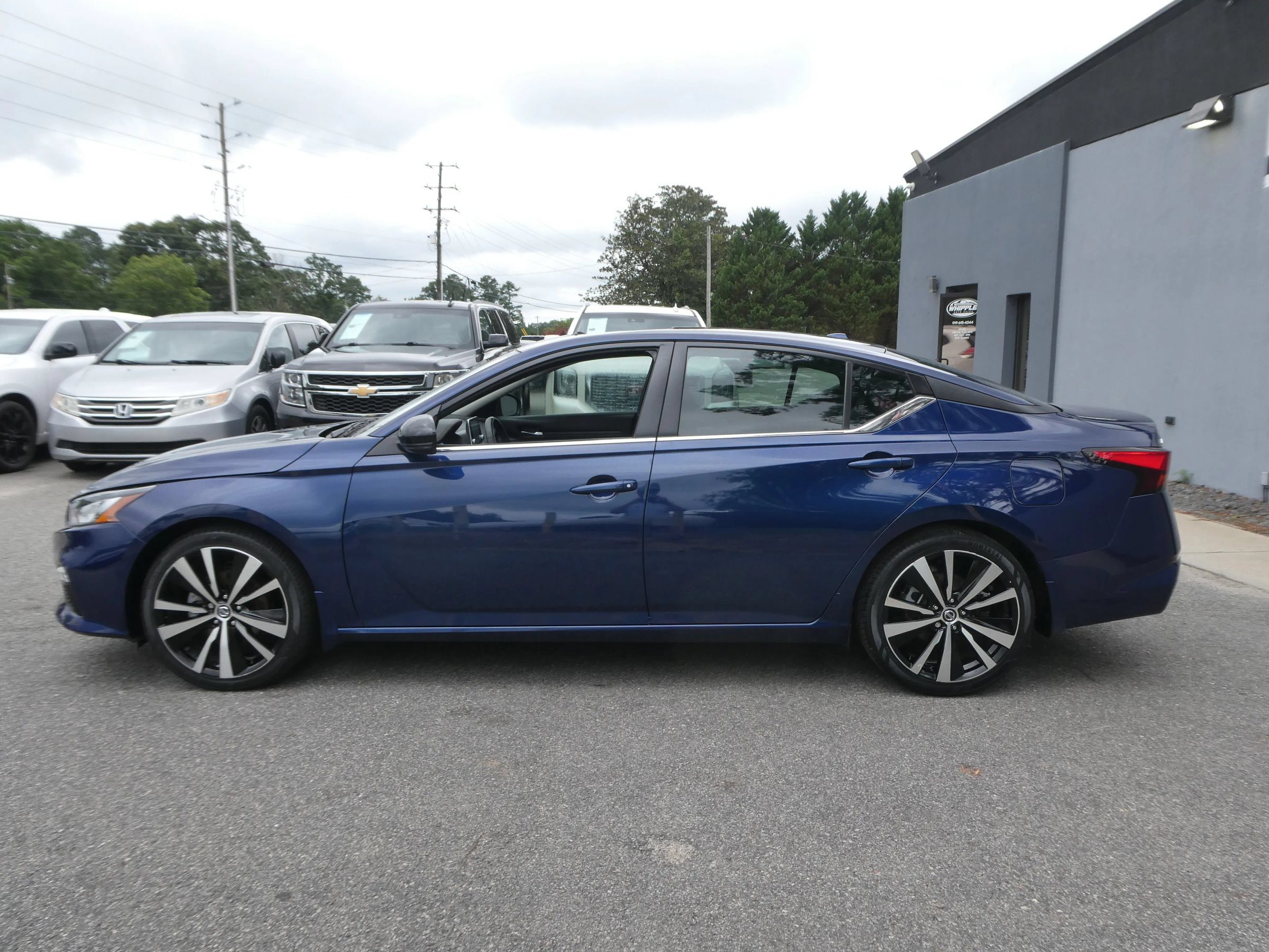 Used 2021 Nissan Altima 2.5 SR w/ SR Premium Package FWD image 9