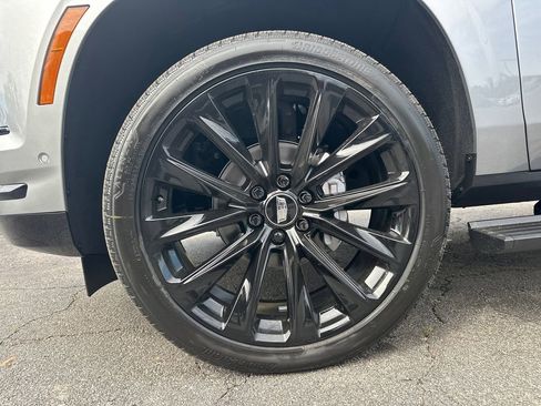 New 2026 Cadillac Escalade ESV Platinum Sport w/ LPO, ONYX Package image 11