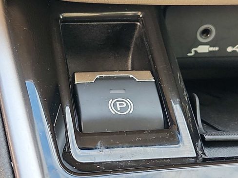 Used 2023 Subaru Outback Limited image 24