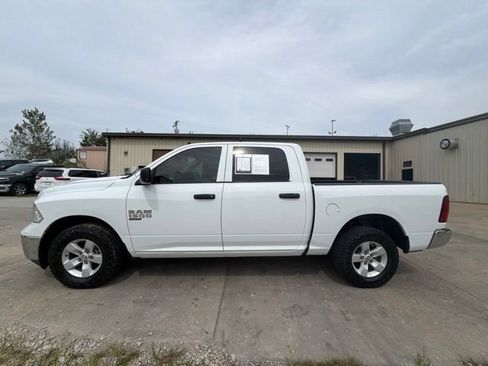 Used 2023 RAM 1500 Classic SLT w/ Electronics Group AWD/4WD image 34