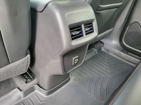 Certified 2023 Chevrolet Equinox RS w/ LPO, Cargo Package image 32