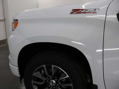 Used 2023 Chevrolet Silverado 1500 RST AWD/4WD image 31