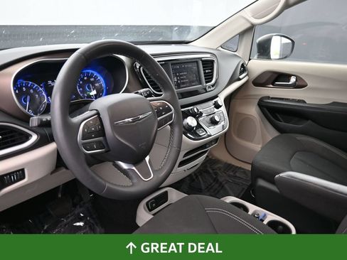 Used 2023 Chrysler Voyager LX FWD image 23