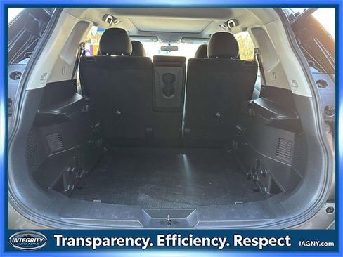 Used 2018 Nissan Rogue SV w/ Sun & Sound Touring Package image 13