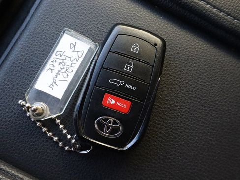 Used 2025 Toyota Grand Highlander XLE image 33