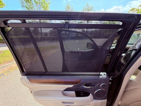 Used 2017 Lexus LX 570 4WD w/ Luxury Package image 16