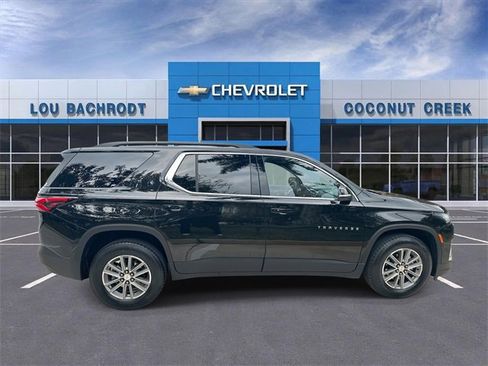 Used 2023 Chevrolet Traverse LT image 9