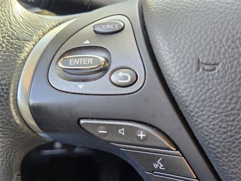 Used 2015 INFINITI Q70 3.7 image 26