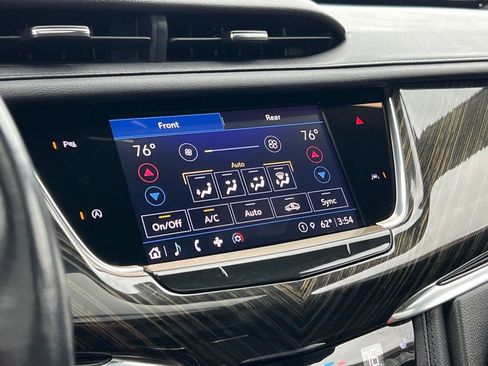 Used 2022 Cadillac XT6 Premium Luxury AWD/4WD image 39