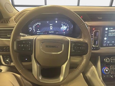 Used 2022 GMC Yukon Denali w/ Denali Premium Package AWD/4WD image 22