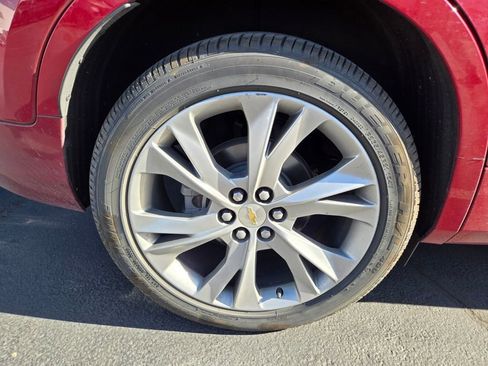 Used 2019 Chevrolet Blazer Premier w/ Sun and Wheels Package FWD image 3