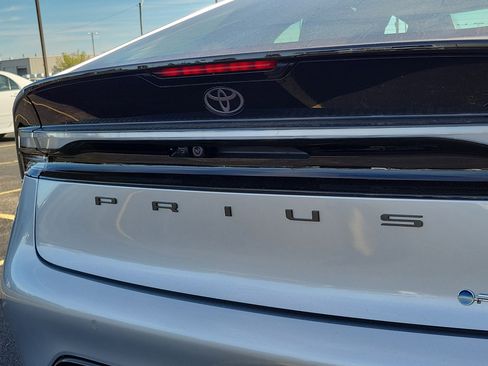 New 2026 Toyota Prius Plug-In Hybrid FWD image 6