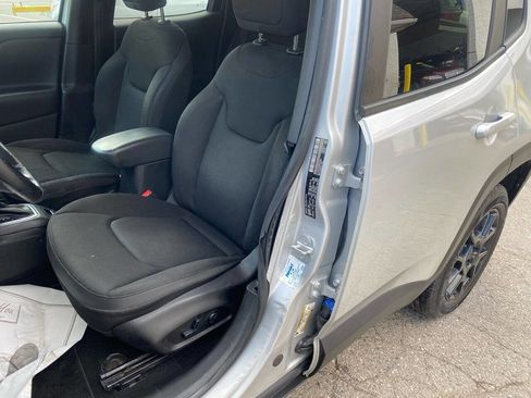 Used 2019 Jeep Renegade Altitude w/ Quick Order Package 2XM image 12