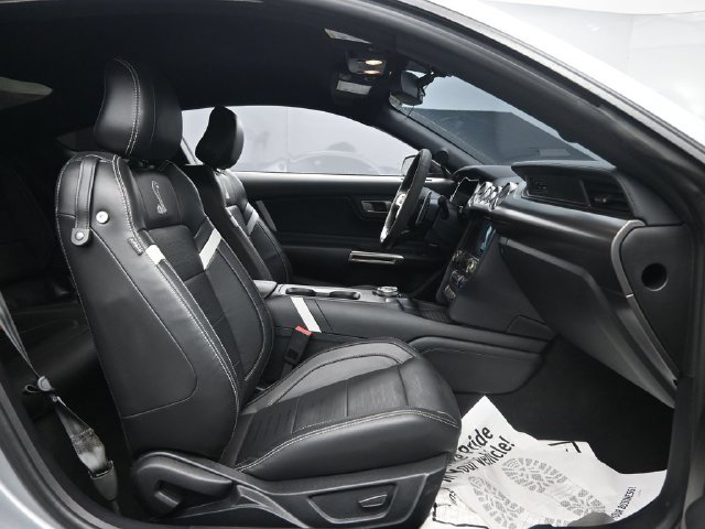 Used 2022 Ford Mustang Shelby GT500 w/ Technology Package RWD image 24