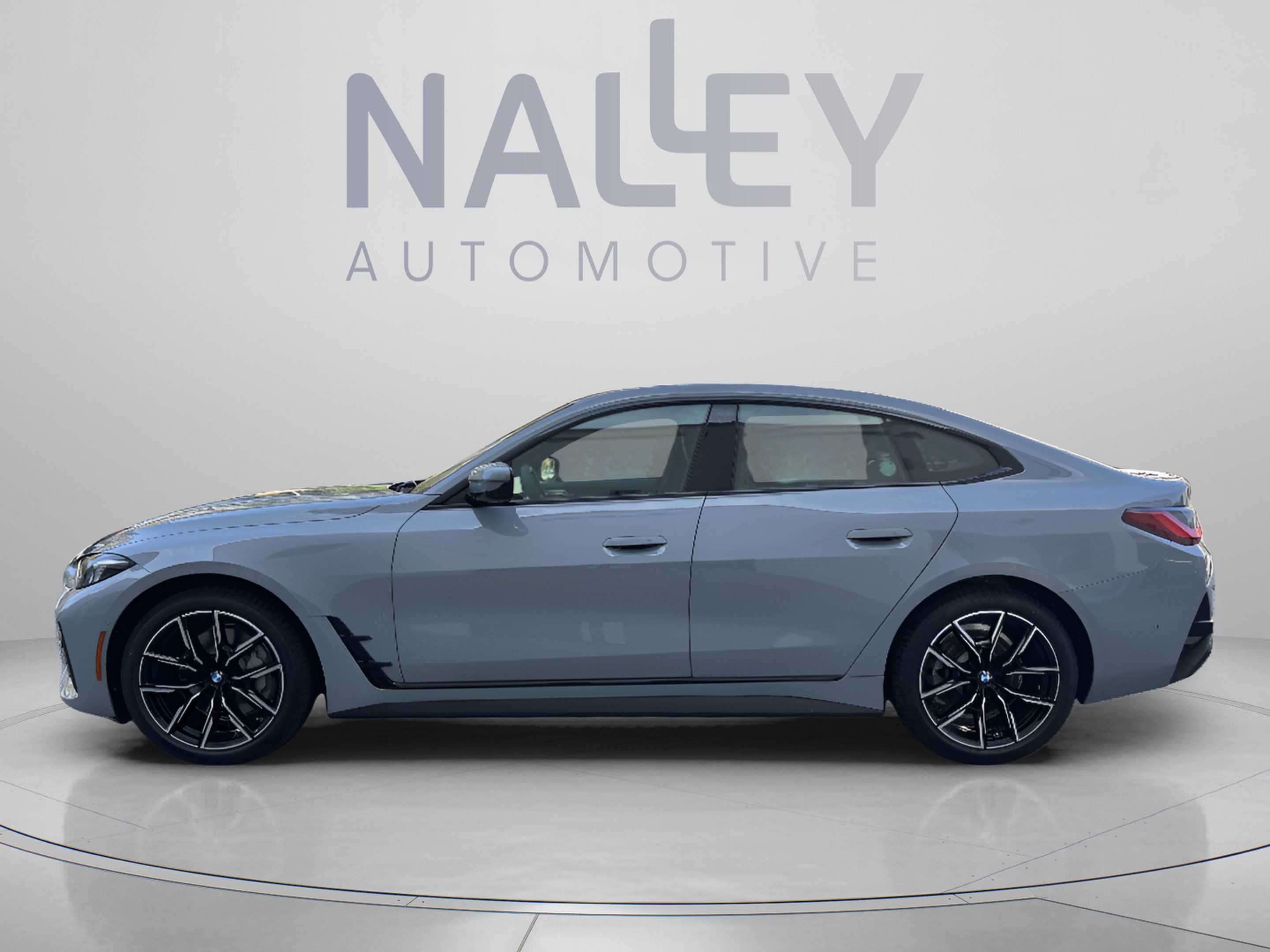 Used 2026 BMW i4 xDrive40i w/ M Sport Package AWD/4WD image 2