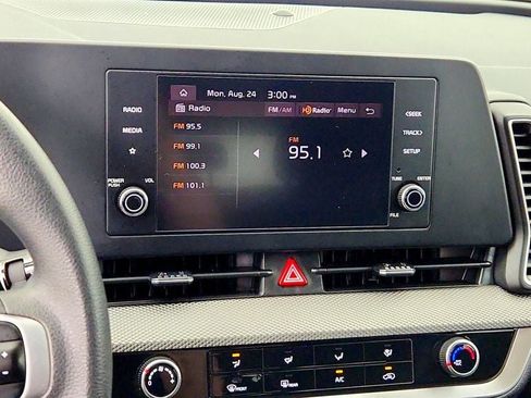 Used 2023 Kia Sportage LX AWD/4WD image 17