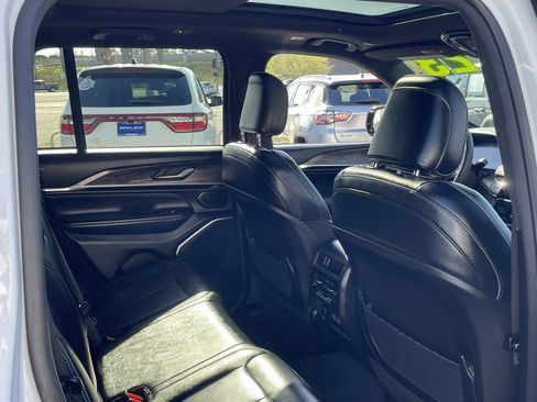 Certified 2023 Jeep Grand Cherokee Overland image 23