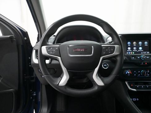 Used 2023 GMC Terrain SLE w/ Driver Convenience Package image 4
