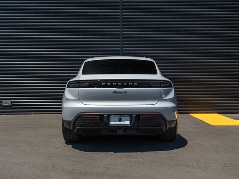 Used 2024 Porsche Macan 4 Electric AWD/4WD image 10