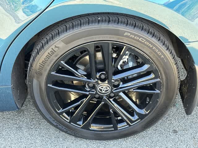 Used 2025 Toyota Camry SE w/ Convenience Package FWD image 5