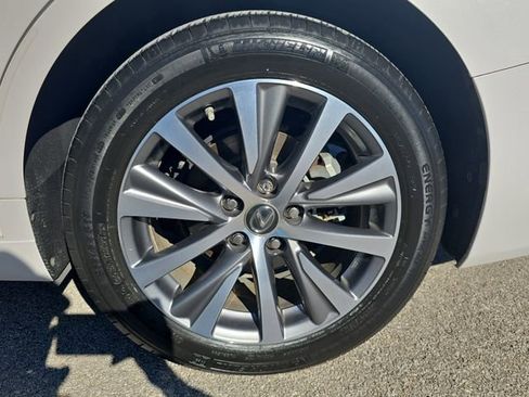 Used 2021 Lexus ES 300h w/ Premium Package image 33