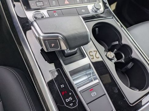 Used 2025 Audi Q7 3.0T Premium Plus AWD/4WD image 17