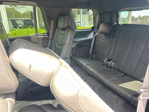 Used 2017 Cadillac Escalade Platinum AWD/4WD image 15