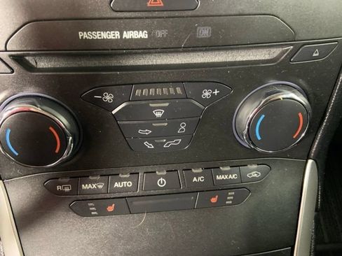 Used 2017 Ford Edge SEL AWD/4WD image 24