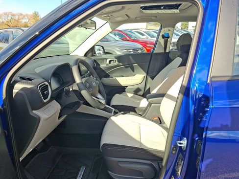 New 2026 Hyundai Venue SEL image 9