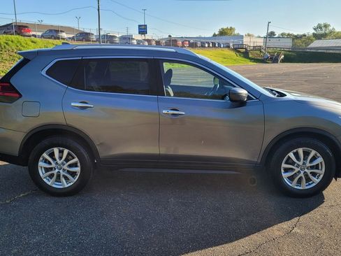 Used 2017 Nissan Rogue SV image 14