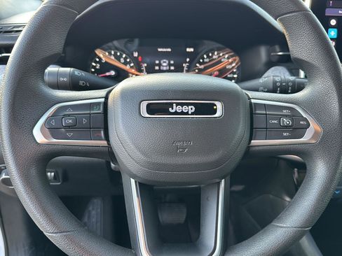 Used 2023 Jeep Compass Sport image 17