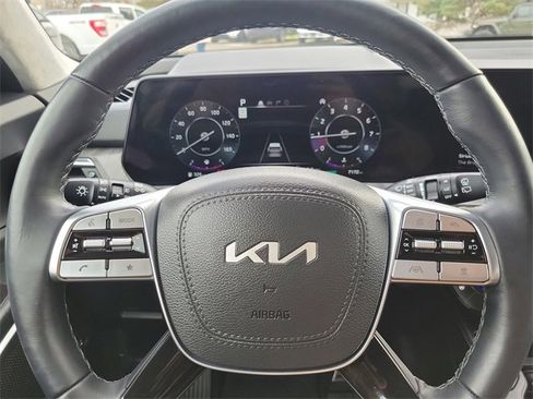 Certified 2025 Kia Telluride SX Prestige image 10