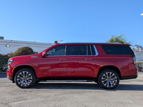 New 2025 Chevrolet Suburban High Country image 4