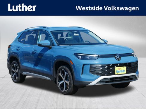 New 2025 Volkswagen Tiguan SE image 1