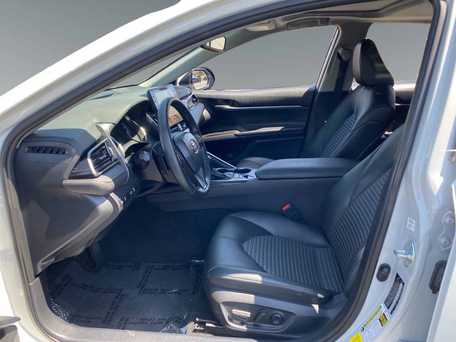 Used 2023 Toyota Camry SE w/ Audio Upgrade Package FWD image 9