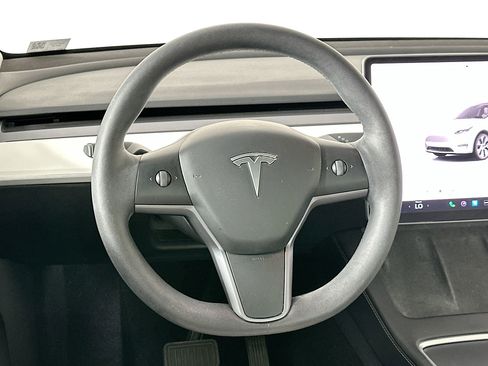 Used 2022 Tesla Model Y Long Range AWD/4WD image 17